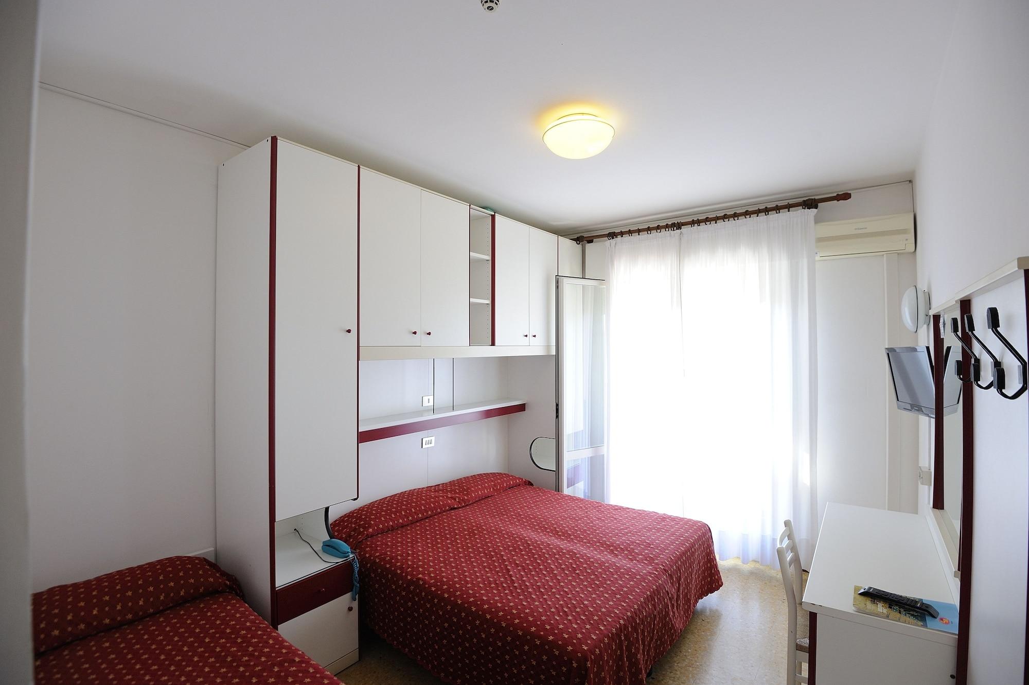 Hotel Jadran 리도 디 예솔로 외부 사진