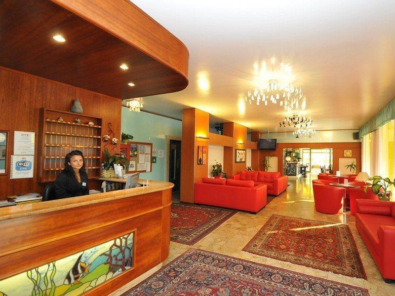 Hotel Jadran 리도 디 예솔로 외부 사진